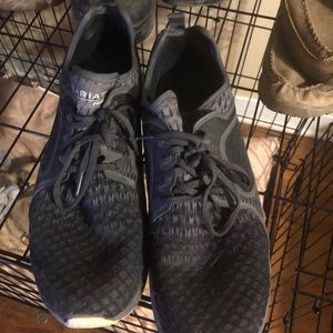 Men’s Ariat tennis shoes